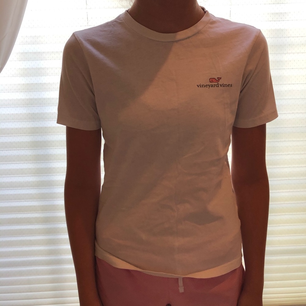 Vineyard vines tee
